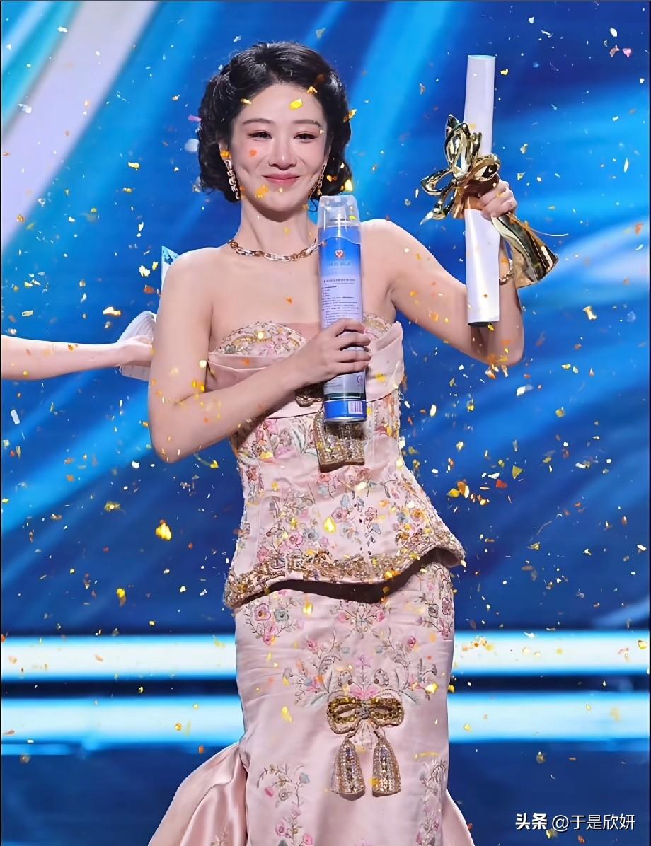 圆梦白玉兰！杨紫斩获首个视后，流量与实力双向奔赴
 
第31届上海电视节白玉兰奖