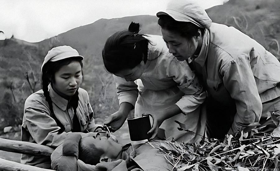 志愿军兵站医院数量随战争阶段动态变化，1951年10月最多时为39个，停战时缩减