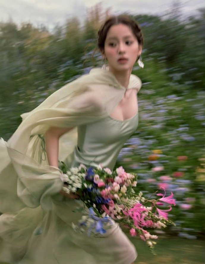 欧阳娜娜油画少女造型欧阳娜娜vogue油画风造型 娜娜你美！从画里走出来的缪斯～