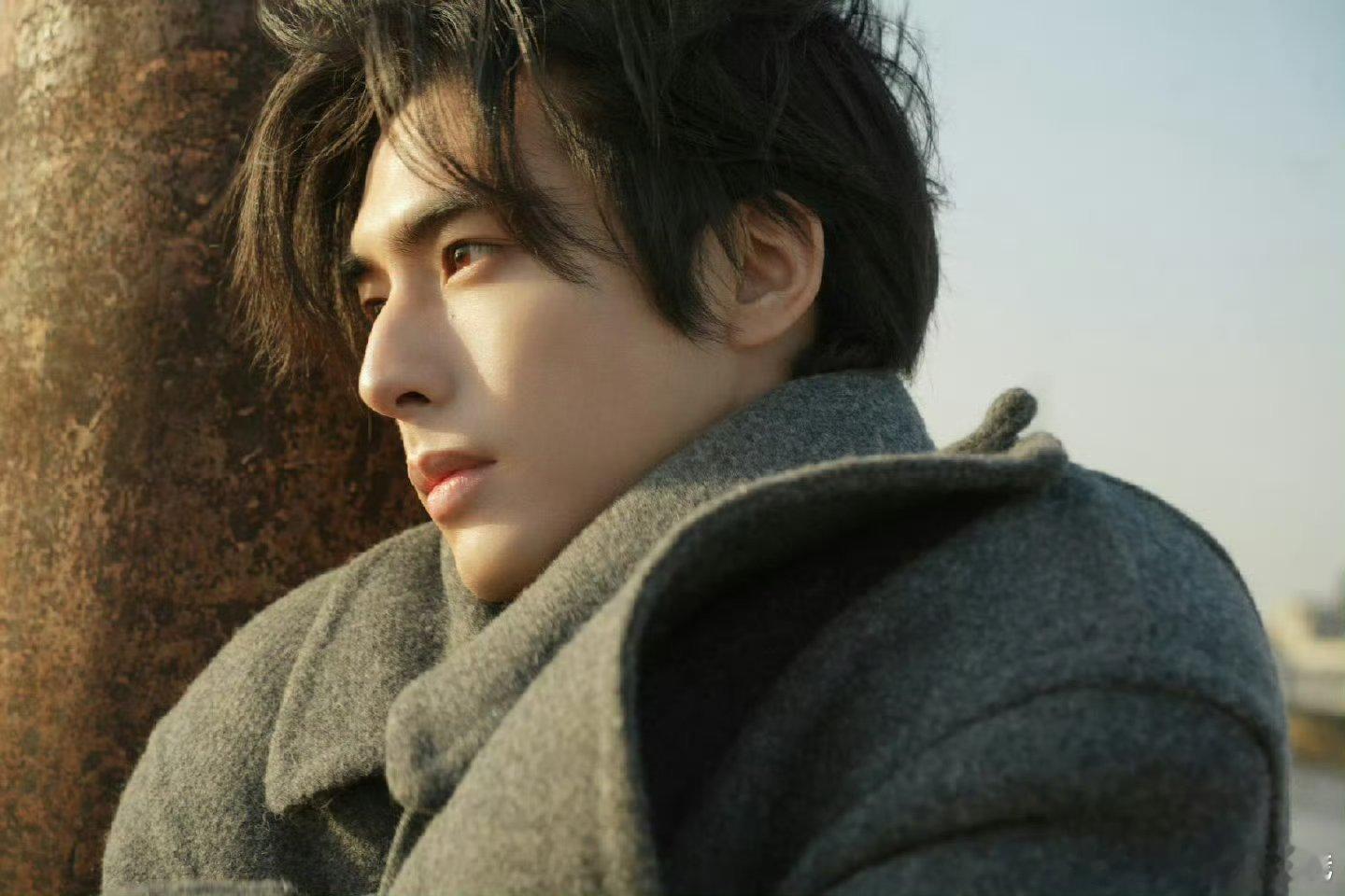 宋威龙 虎鲸文娱恭喜帅哥脱离苦海！签约虎鲸以后会越来越好的 