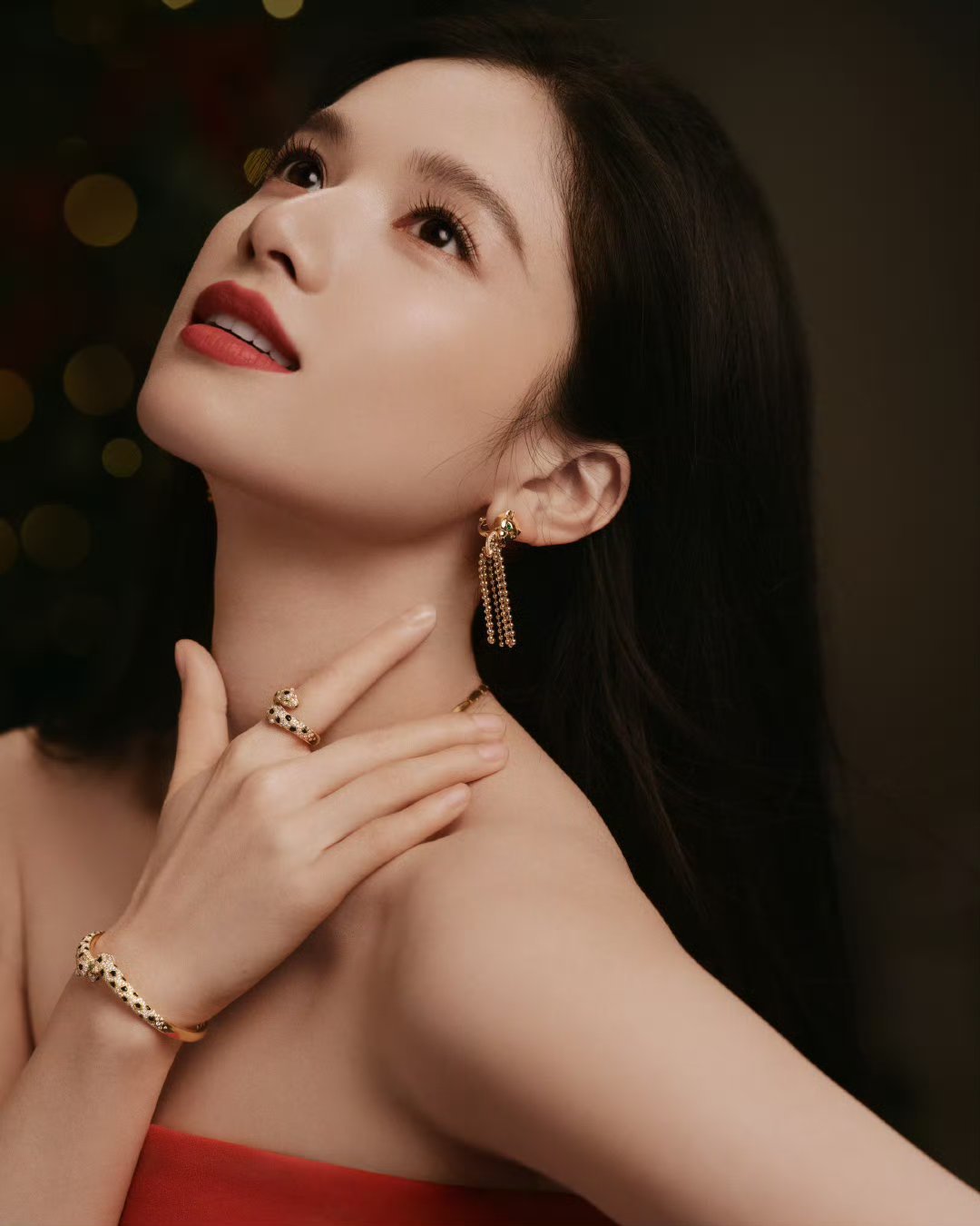 遇到张婧仪这样的就嫁了吧张婧仪卡地亚品牌大使张婧仪皮质抹胸礼服亮相品牌活动