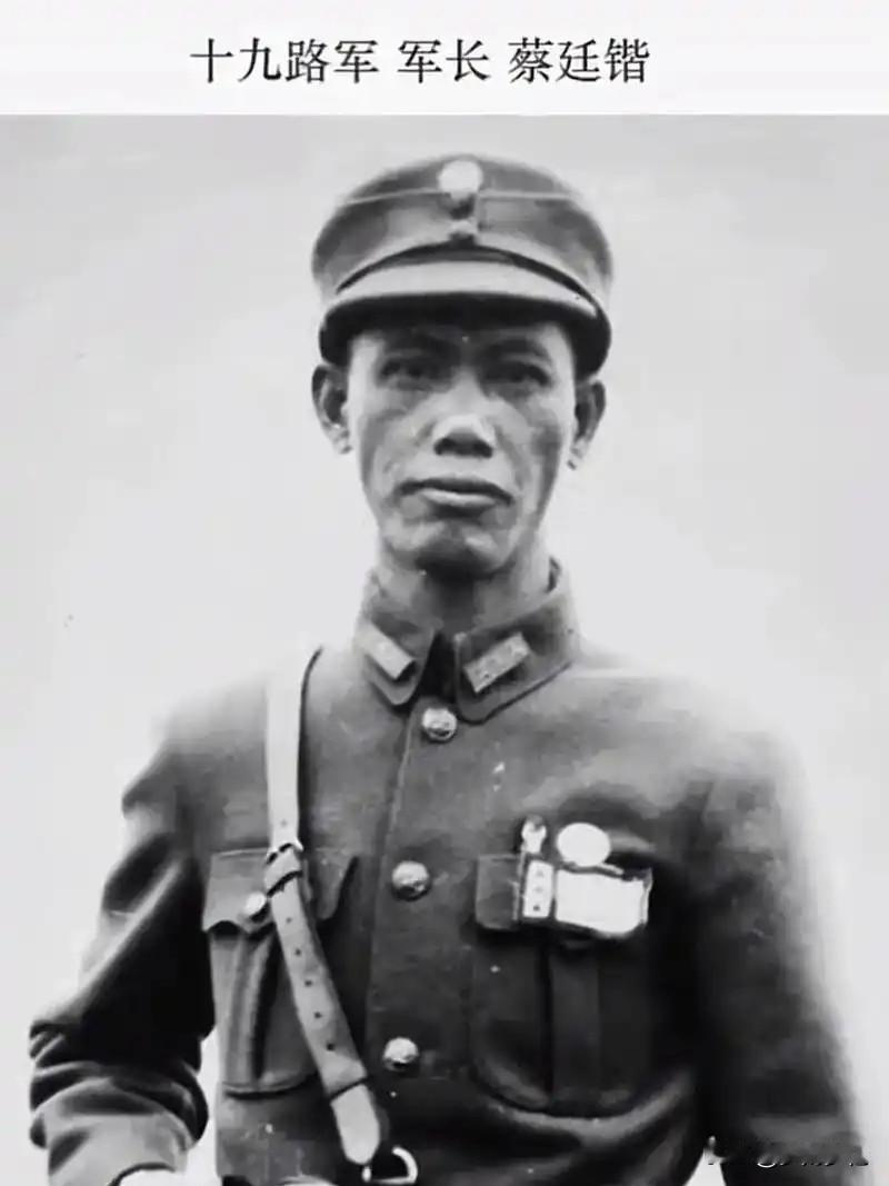 瘦得像竹竿却硬刚日军！这位国民党将军的瘦弱里，藏着最狠的风骨
 
下图是抗日名将