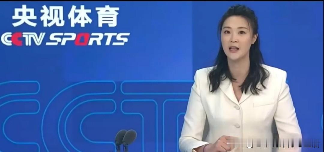 看总决赛1/4决赛中国女排对美国女排的比赛，听央视解说嘉宾惠若琪的现场解说，感觉