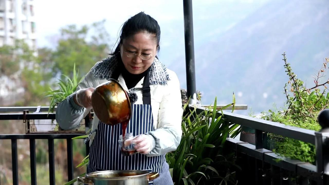 【大师的菜·巫山润梨膏】 暂停发货公告
巫山润梨膏全程由非遗传人手工熬制，酷暑来