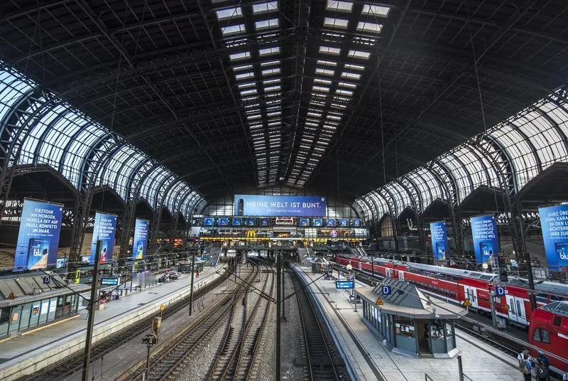 2026年元旦下午，在德国慕尼黑中央火车站地下通道，刚从柏林返回的中国留学生徐先