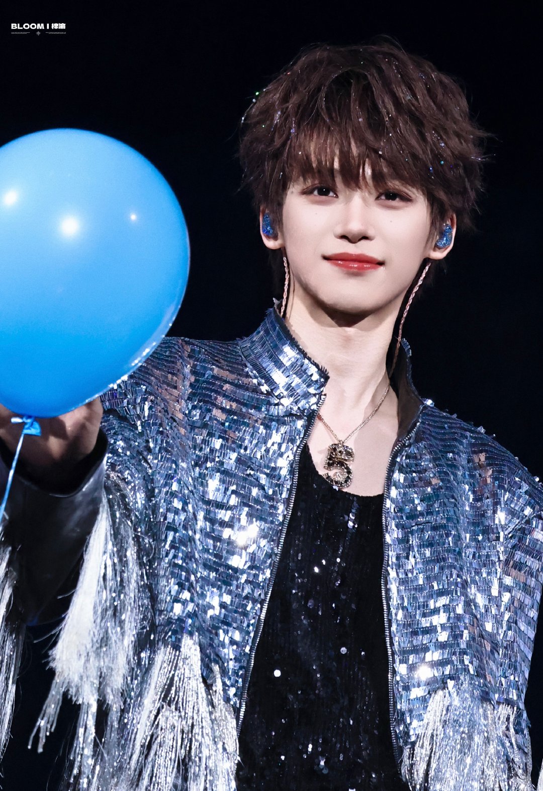 梓渝我们还要继续游梓渝我们还要继续游 