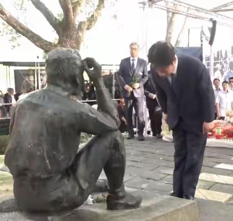 5月8日，赖清德跑到台南去跪拜日本殖民者八田与一的活动。归完之后还发表讲话，要让