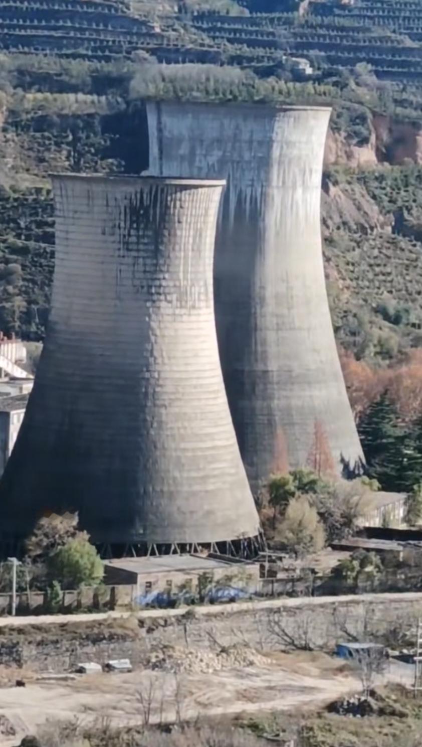 冬日生活打卡季这两个大烟卤好多年不冒烟，韩城人估计都快忘记它了，但有一年说它会成