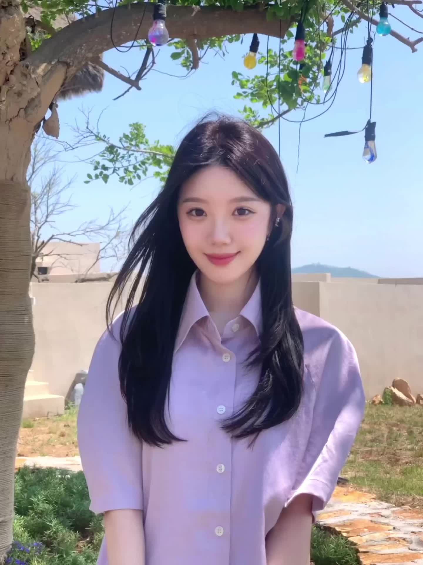 “杜松混合茉莉的风 回忆里被爱”