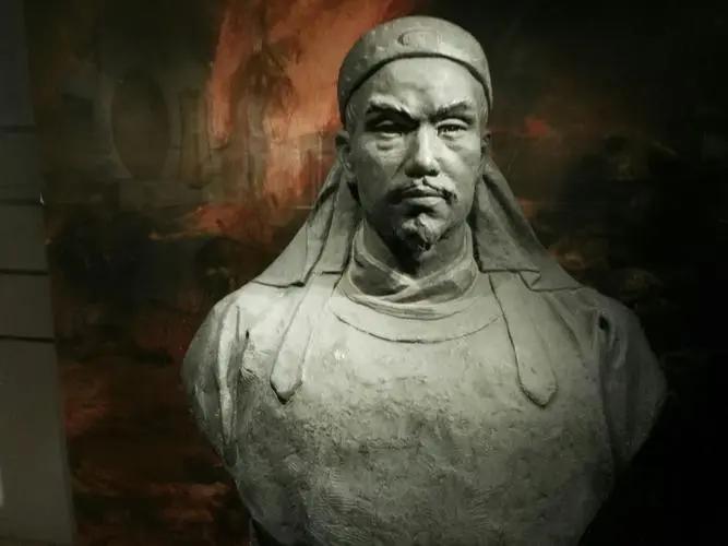 1855年9月，洪秀全刚洗完澡，正准备同爱妃就寝，却不想洪宣娇不声不响地进来了，