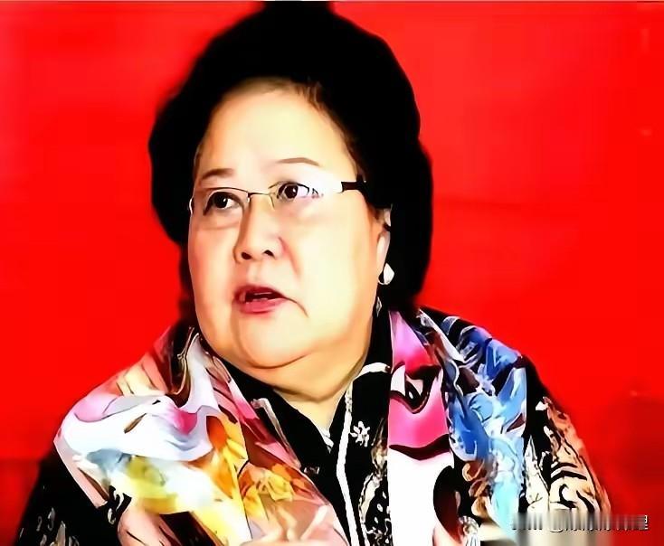 这热搜看得我后槽牙都咬紧了。

这位76岁的老名角，近几日被捧成了“海外遗珠”，