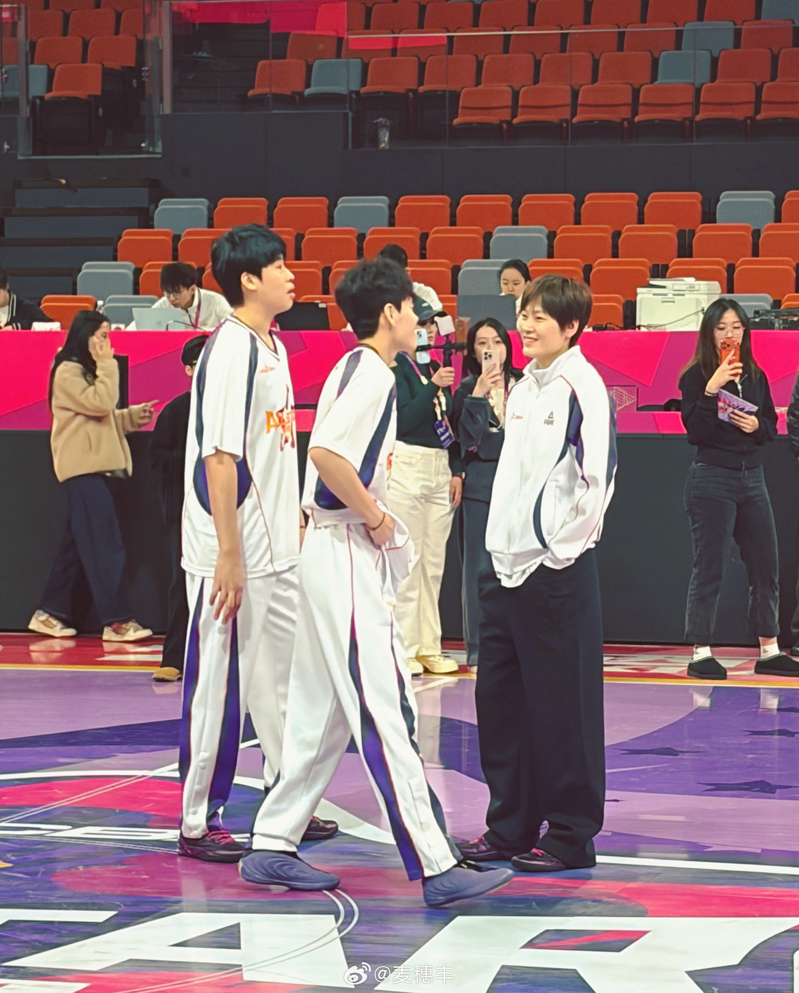 广东女篮集合！wcba全明星周末心潮澎湃小麦出球差杨力维 西安·曲江竞技中心