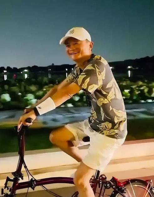 马云为啥“消失”了？
说起马云，这几年大家最大的感觉就是：这人怎么突然“没声”了