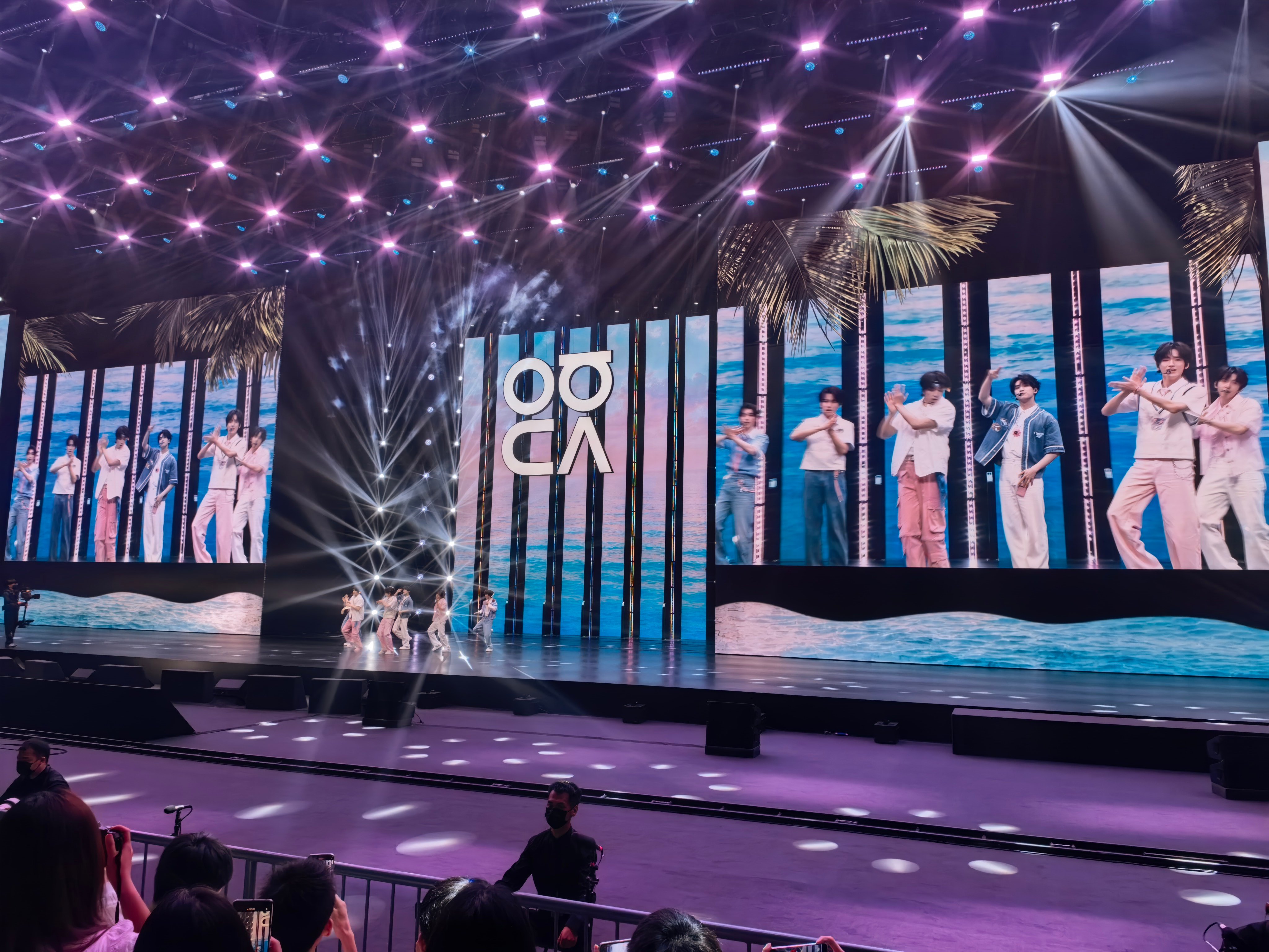 我想问这和演唱会有任何区别？ HUAWEI nova代言人时代少年团
