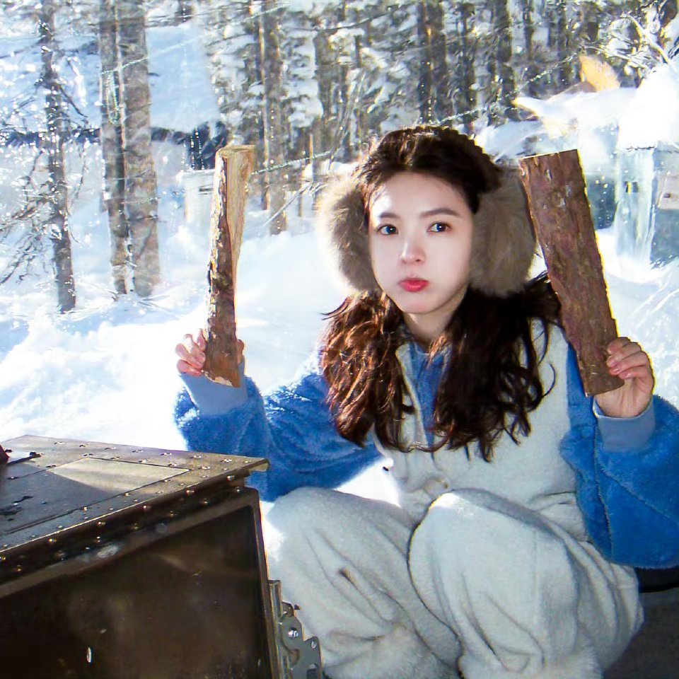 章若楠这组雪地大片又是可以拿来当头像了 