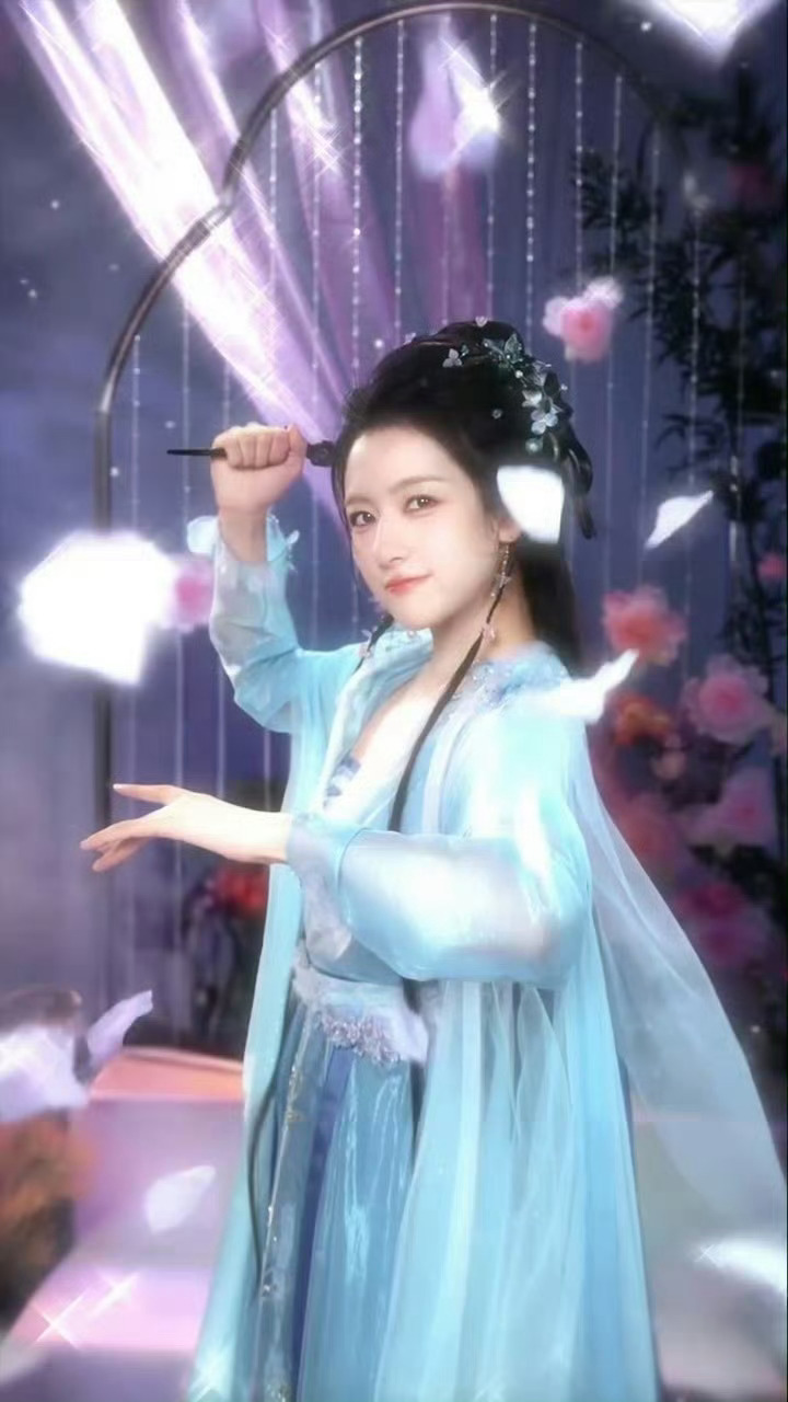 千夜奇谭官宣古装奇幻剧《千夜奇谭》于今日正式官宣阵容，李兰迪与何与上演“社畜穿游