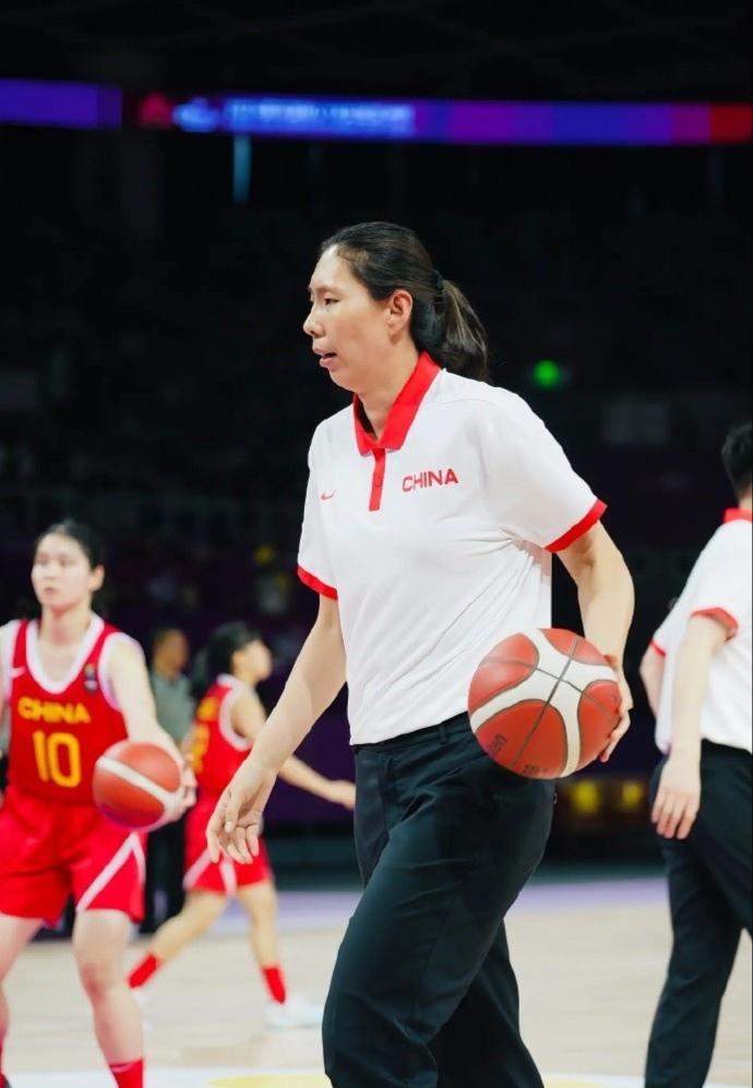 中国女篮又输给宿敌生日本女篮！一块石头砸好几次脚！
   中国女篮U18亚洲杯小