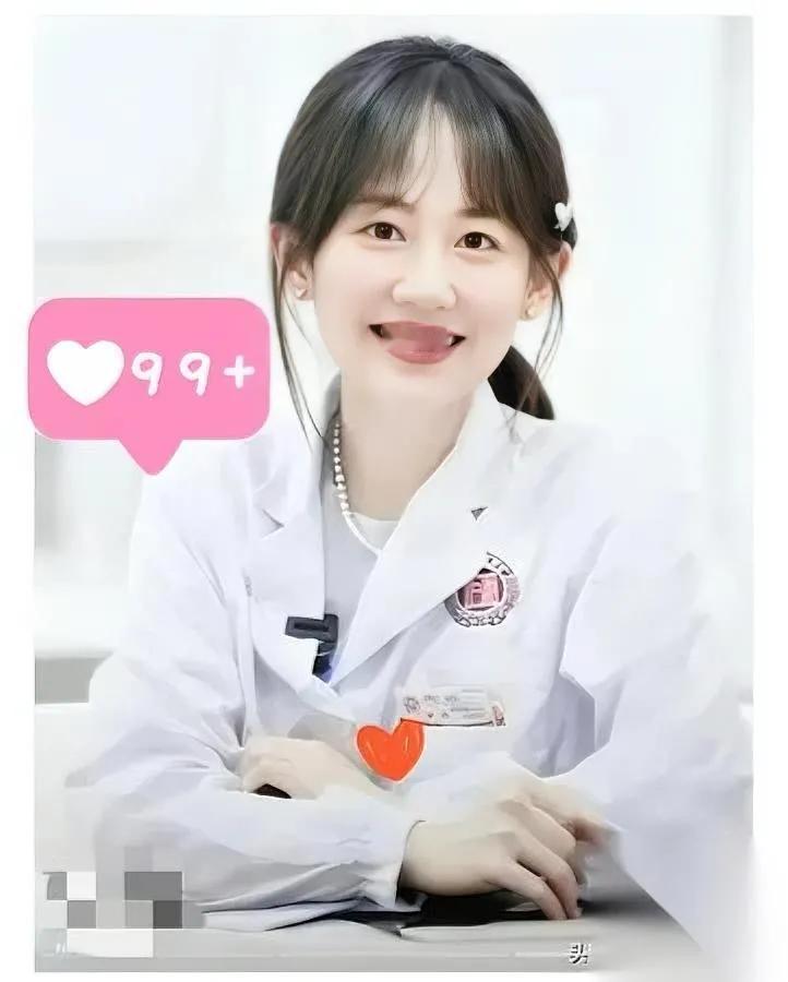 爆冷门！眼科权威被曝争议

曾医生被指插足家庭，私德惹议

但她深耕眼科多年成权