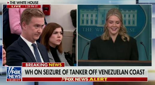 今天（北京时间12月12日），白宫例行记者会上的一幕。
福克斯记者杜西：如果川普