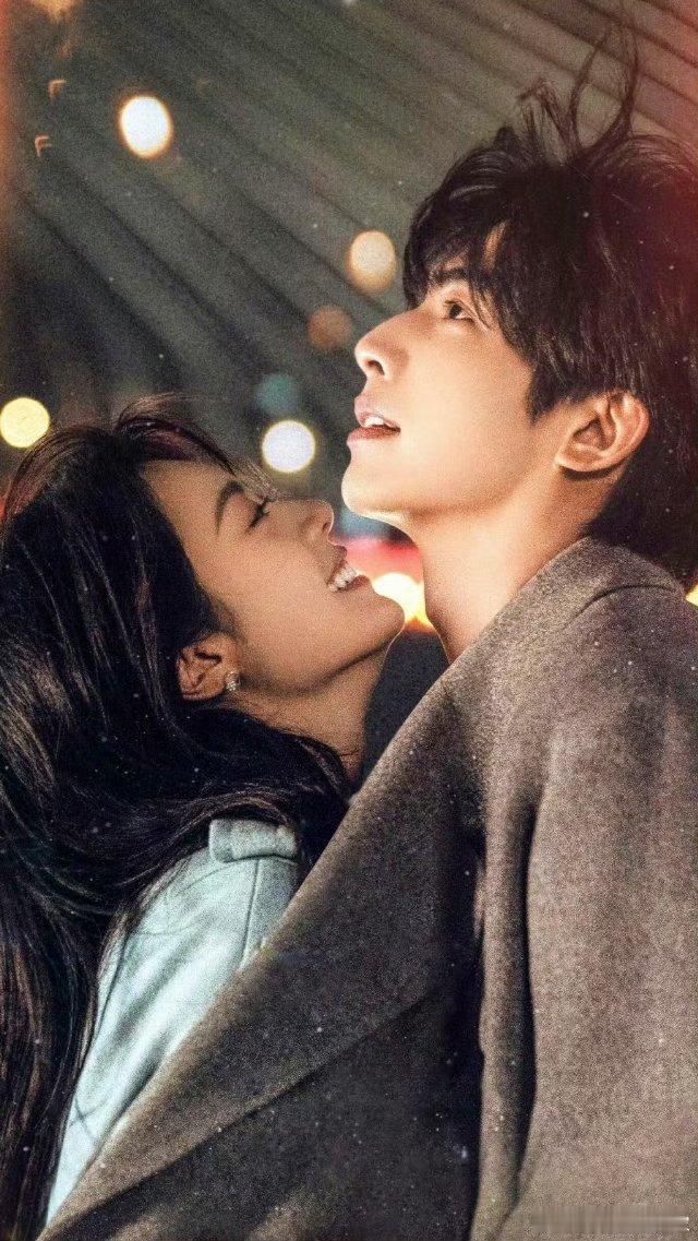 骄阳似我大结局花絮 此男真的很爱戳麦麦的小酒窝🤏谁懂！ 好甜好配 