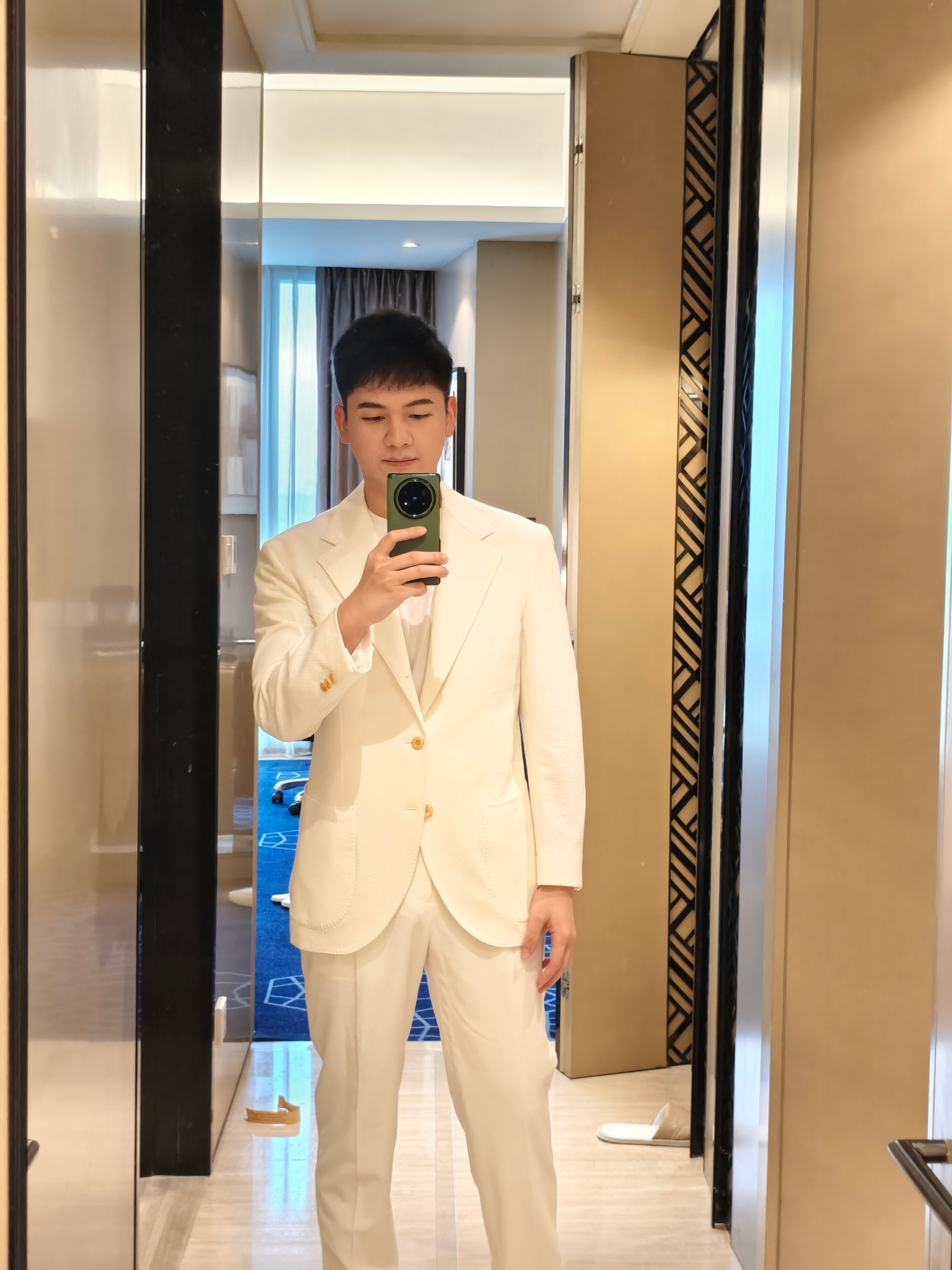 真是啥人都有哇...我只是开玩笑没抽中奖...压根没到难受的地步...这个人讽刺