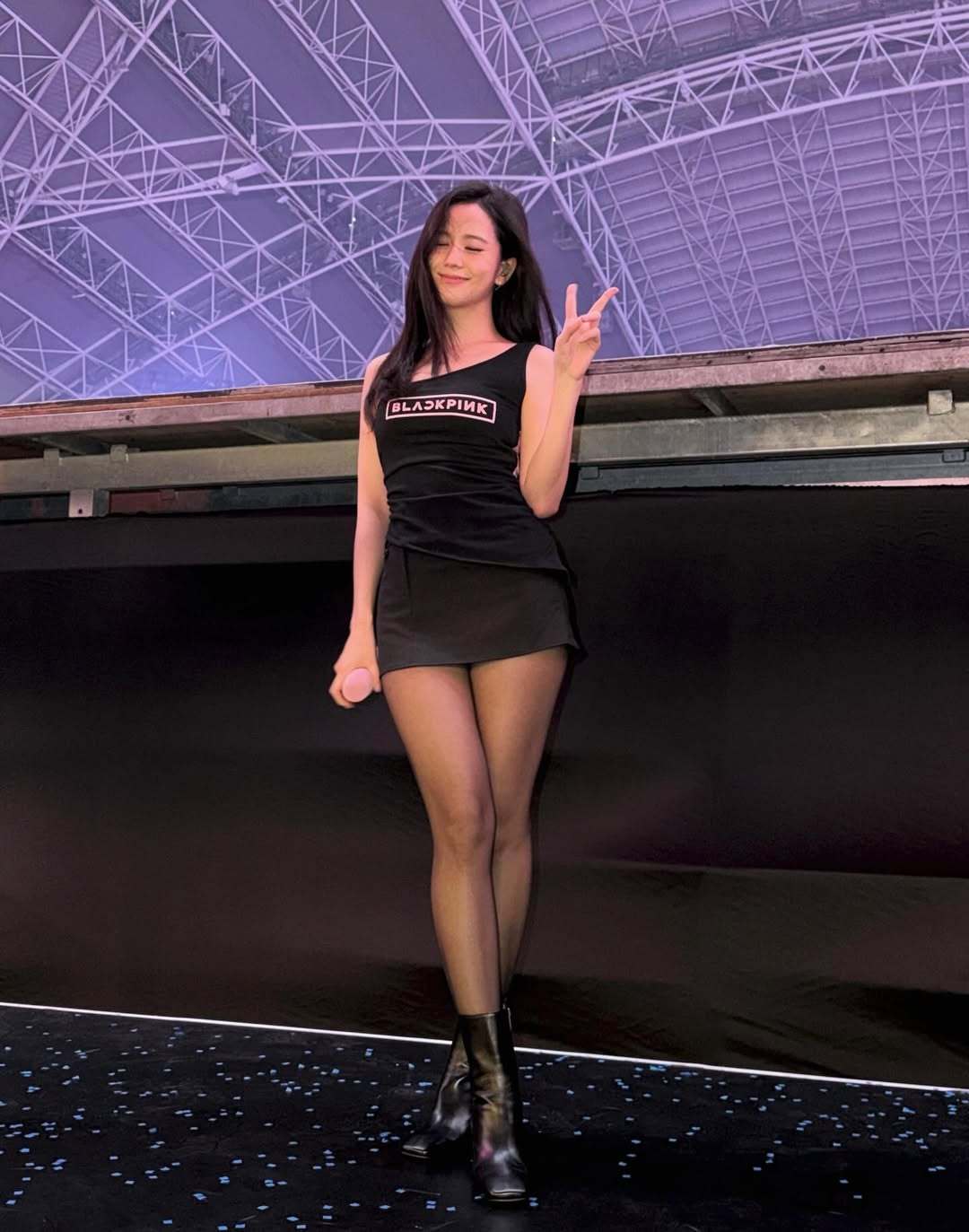 251206 Jisoo更新 IG🐰“新加坡💜谢谢你们用3个难忘的夜晚点亮了