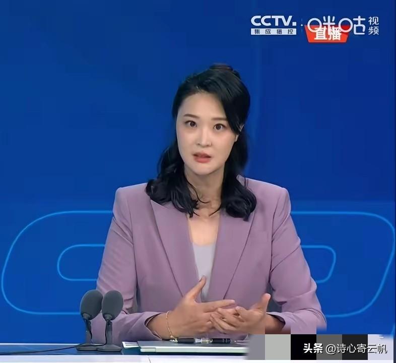 惠若琪这样评价今晚取胜的中国女排，她说：“今天中国队不仅仅是战胜了对手，更是战胜