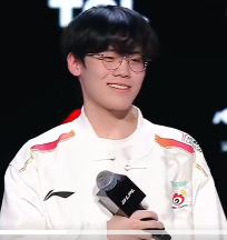 WBG.二哈要变狼王了从本月十几号直到今天一直在韩服高强度排位！下列出仅24号一