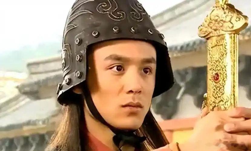 我发现件怪事，汉武帝时期名将众多，却都不敢与霍去病争功。卫青是他舅舅，甘愿做副将