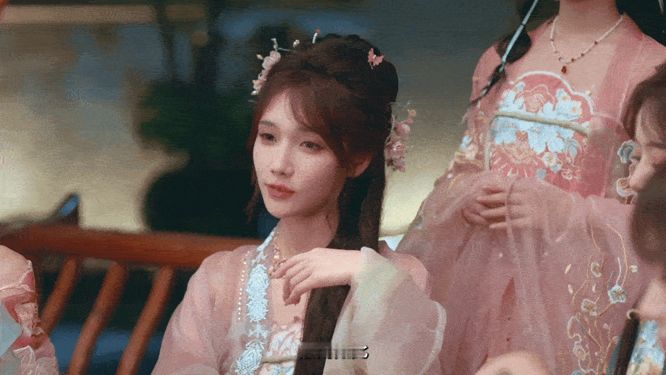 谁分得清这是凡间还是广寒宫啊花好月圆中秋晚会 小破站中秋晚会直接把月宫搬上屏幕！