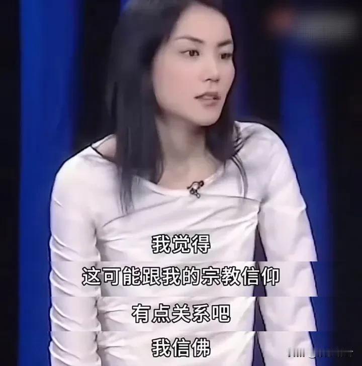 信仰真的可以改变人！王菲当初怀李嫣的时候就已经知道孩子是唇腭裂了，这时候如果换成