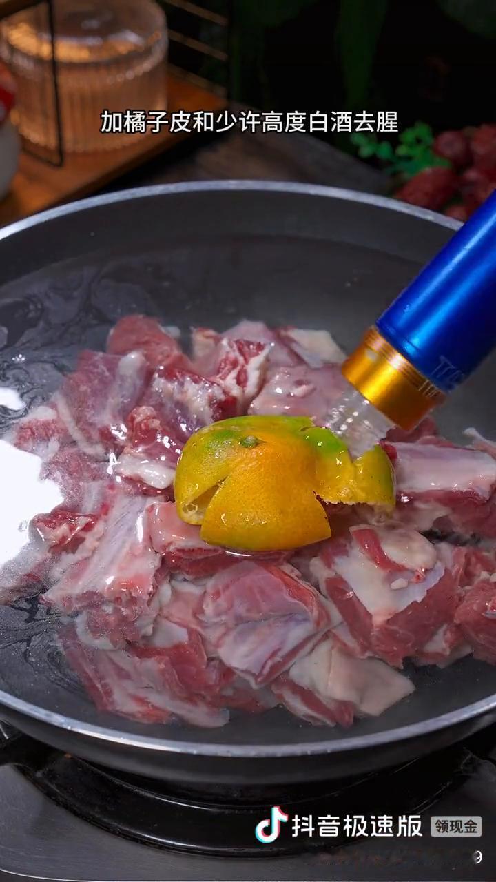 俗话说立秋多喝羊肉汤，冬天手脚不怕冷，经常喝秋裤都不用穿，所以我每周都要炖两次这