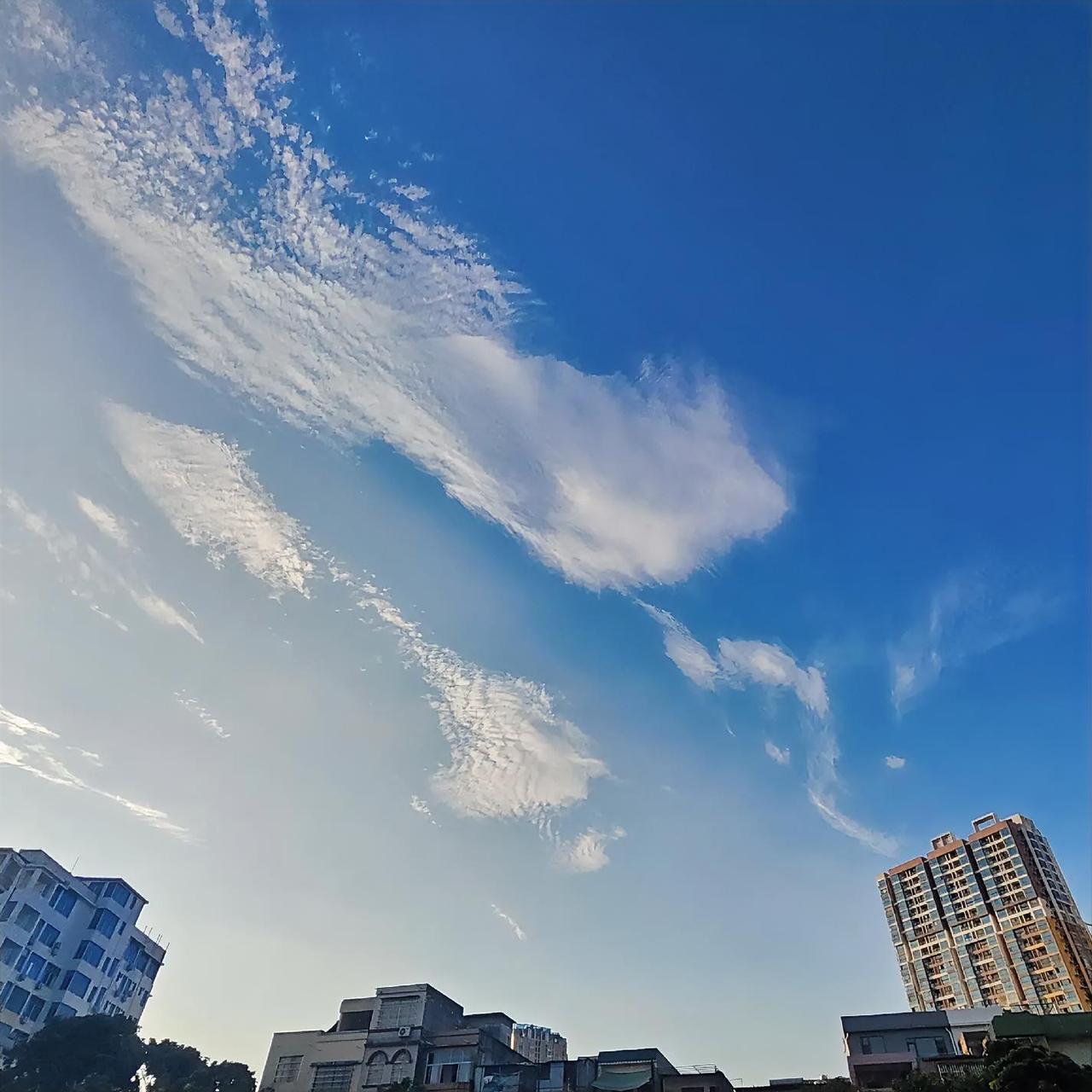 很喜欢的一段话：
“人这一生，福不可享尽，情不可贪尽，贪心太重，必毁自身。一旦贪