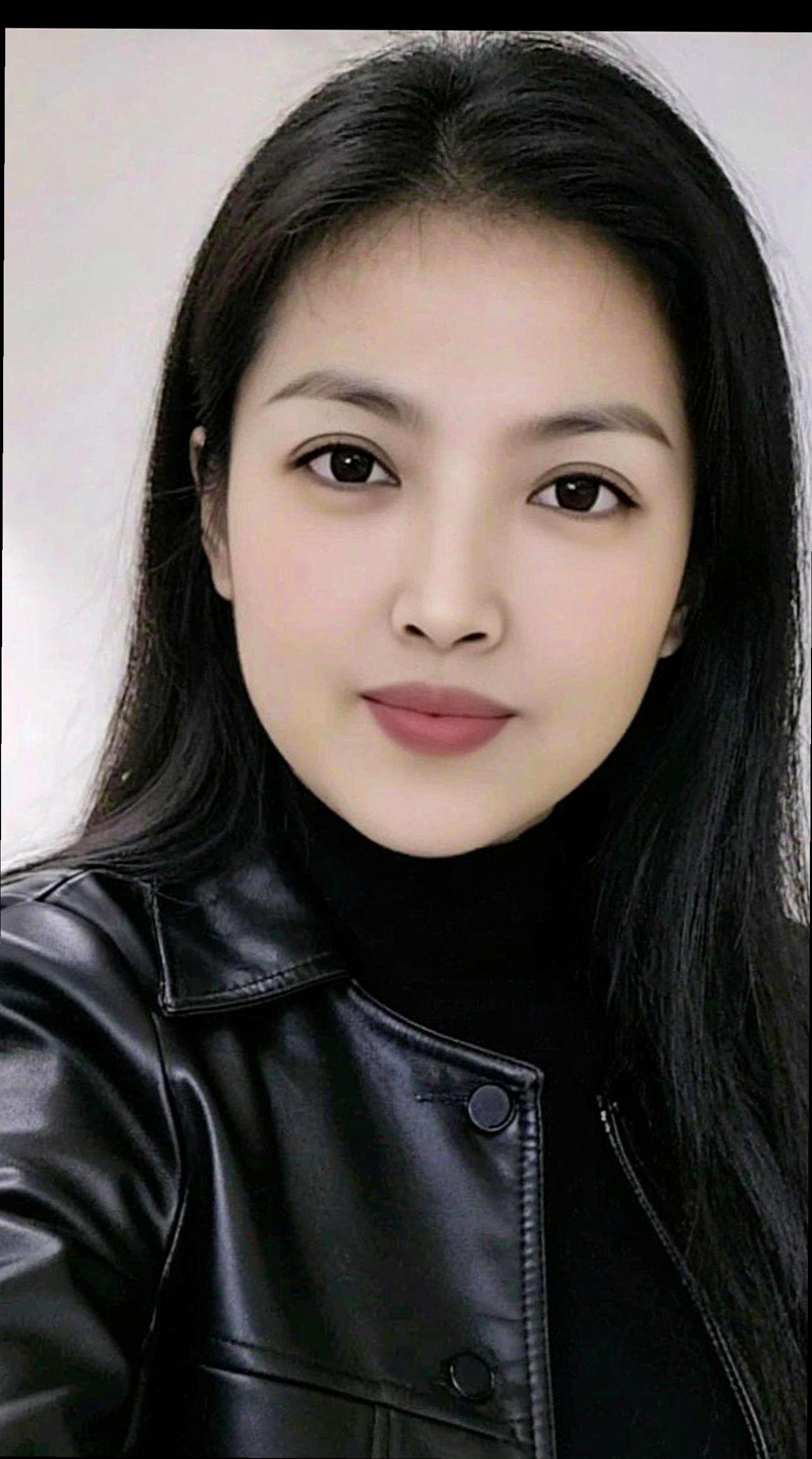 AI皮衣自拍  穿搭 颜值 穿出自己的风格