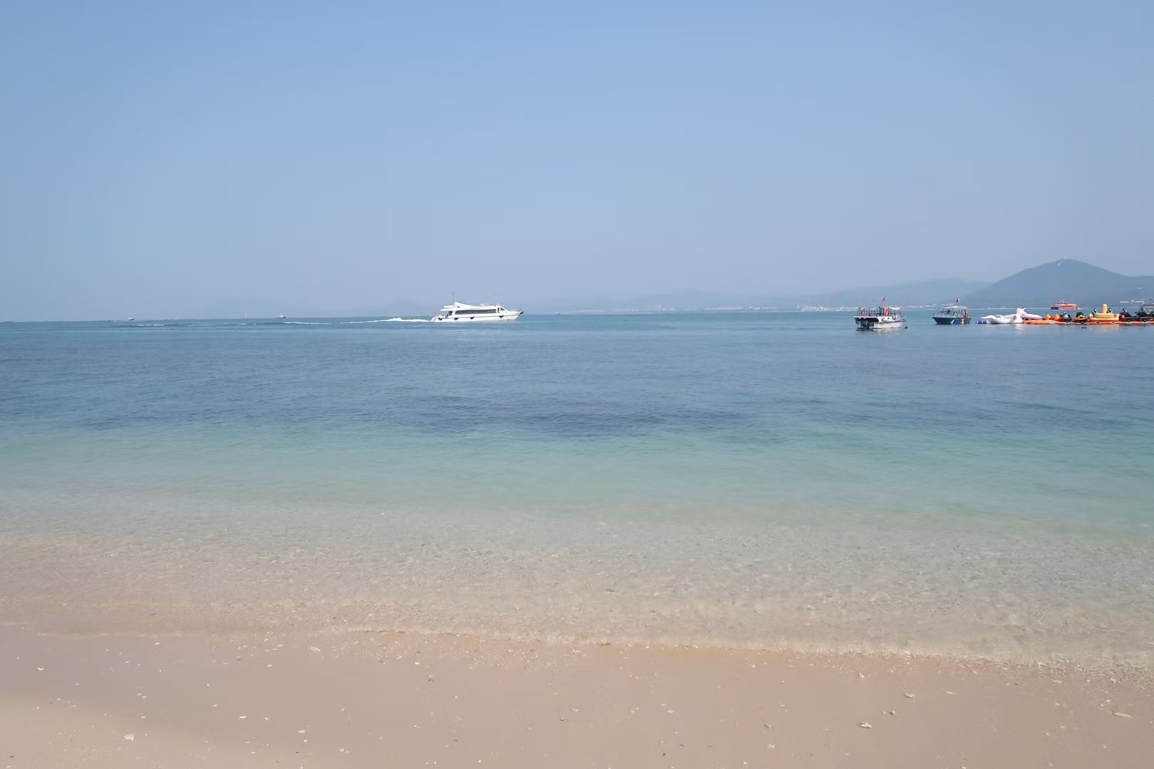 挣钱上三亚 记得上次去三亚是3月中旬左右 那时去的机票真的很值啊 过完年可以考虑