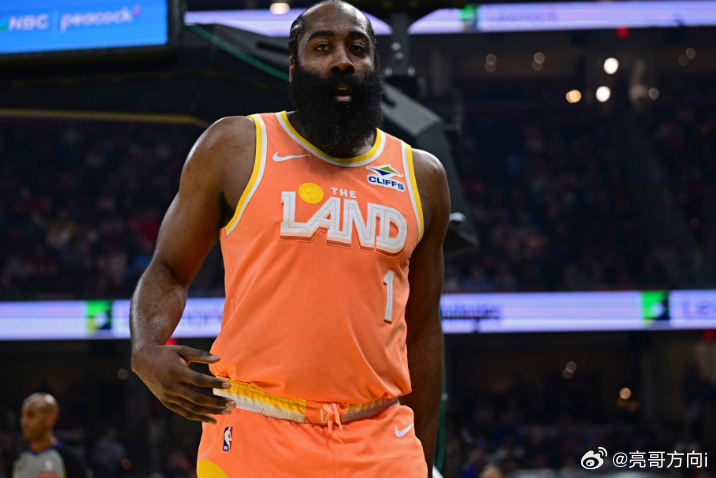 NBA常规赛，骑士122-113战胜爵士。本场比赛，骑士球星哈登表现不错，三节就