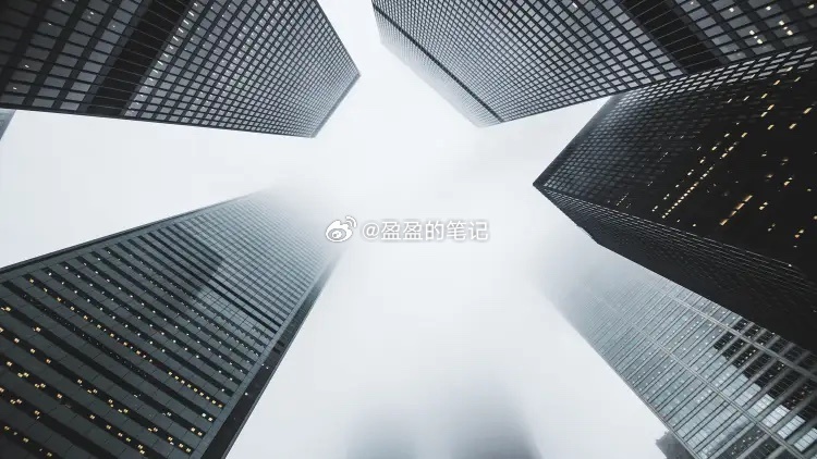 《股市早评》一、财经消息1、美股三大指数均涨近1% ，特斯拉创约2个月以来最大单