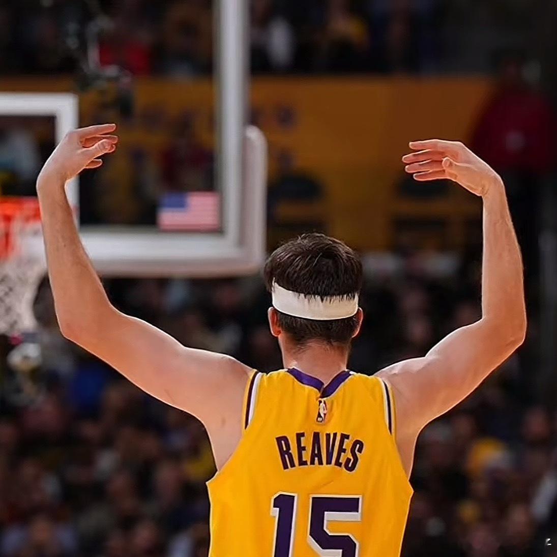 里夫斯51分看爽詹姆斯所以说更印证了sga的含金量 ​​​