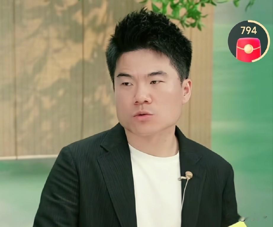 董宇辉卖山东手撕鸡，49.9元2只。然后他云淡风轻的说道：“因为鸡就是比较便宜，