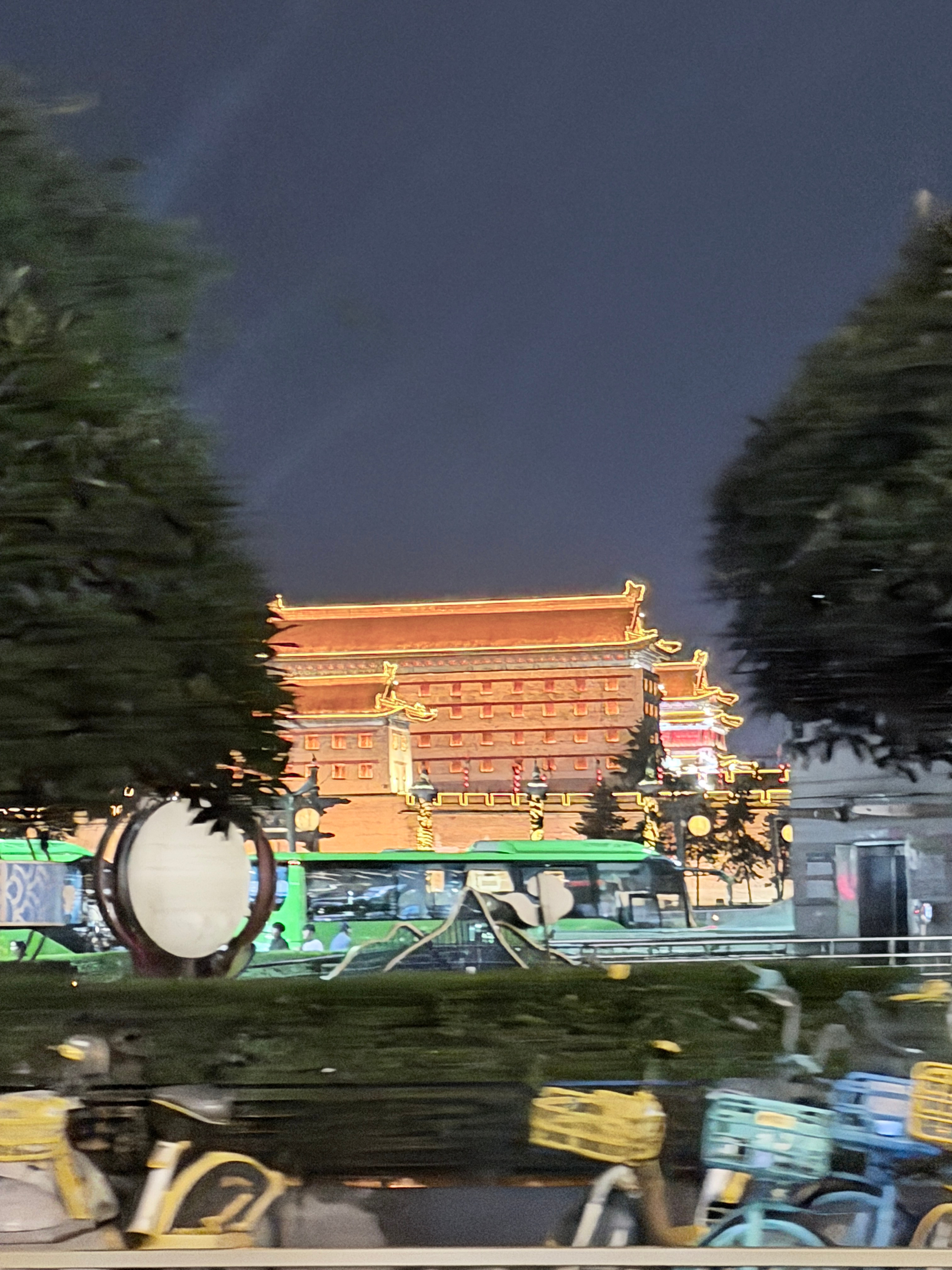 雨一直下 