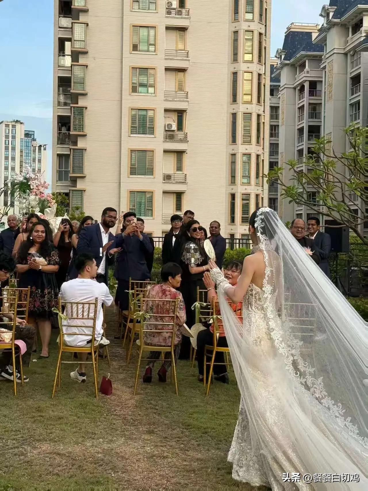 小区里举行一场婚礼。新娘是潮汕女，新郎是阿三哥。婚礼所有开销都是女方负责。
据说