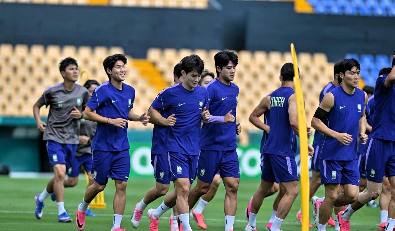 韩国队没进26年世界杯，网上却说他们已经踢完小组赛了，还编出捷克、墨西哥、南非这