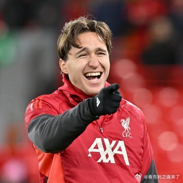 青训推记者透露关于基耶萨的最新动态：据悉，尽管意大利方面有相关说法，但利物浦本月