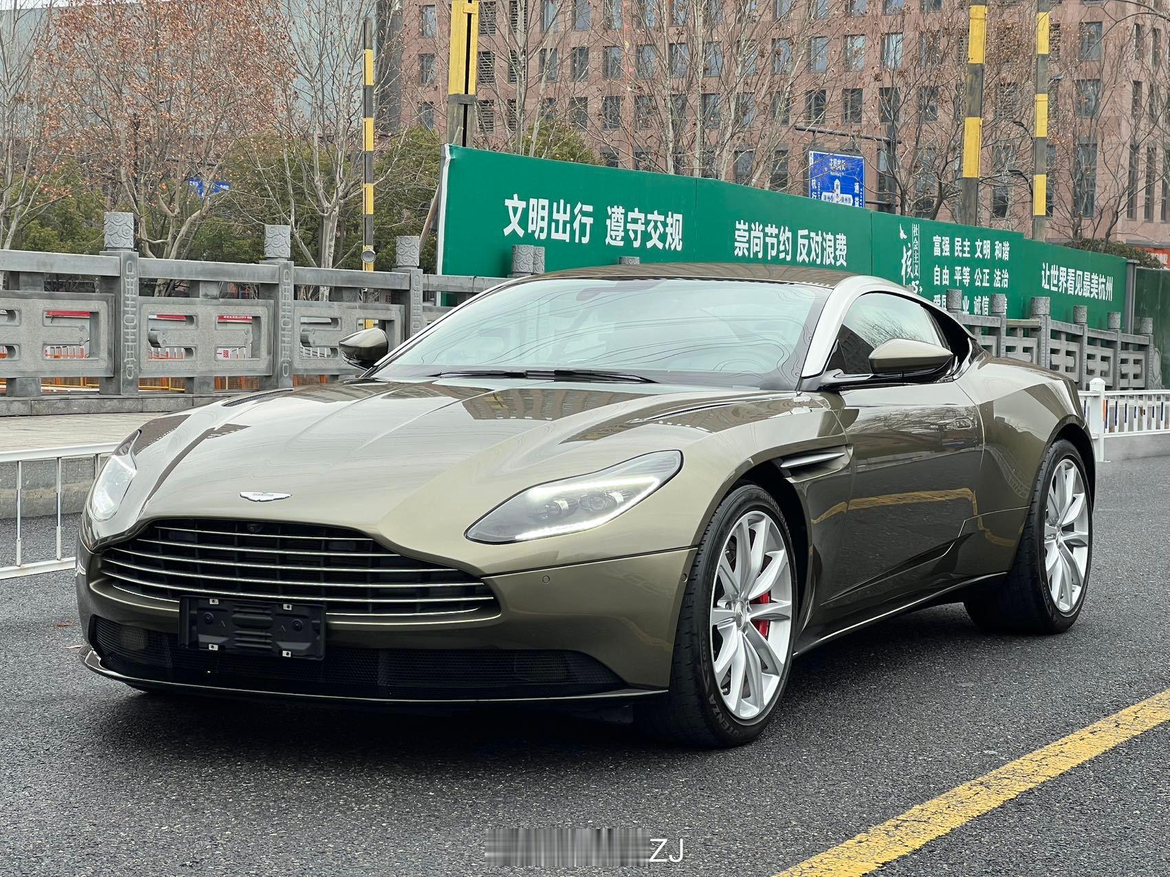 车型 阿斯顿马丁DB11上牌 18年4月 10800KM阿斯顿马丁