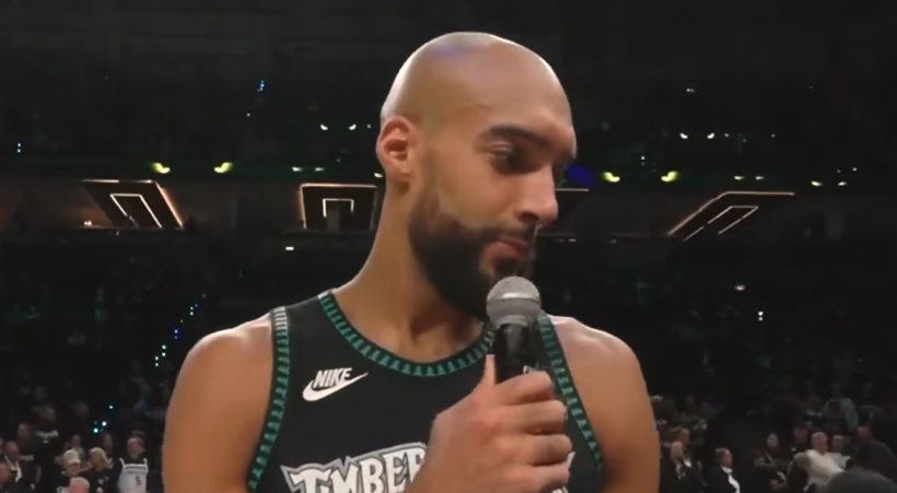 戈贝尔场边采访全文：防守起到决定性作用，还要再赢14场