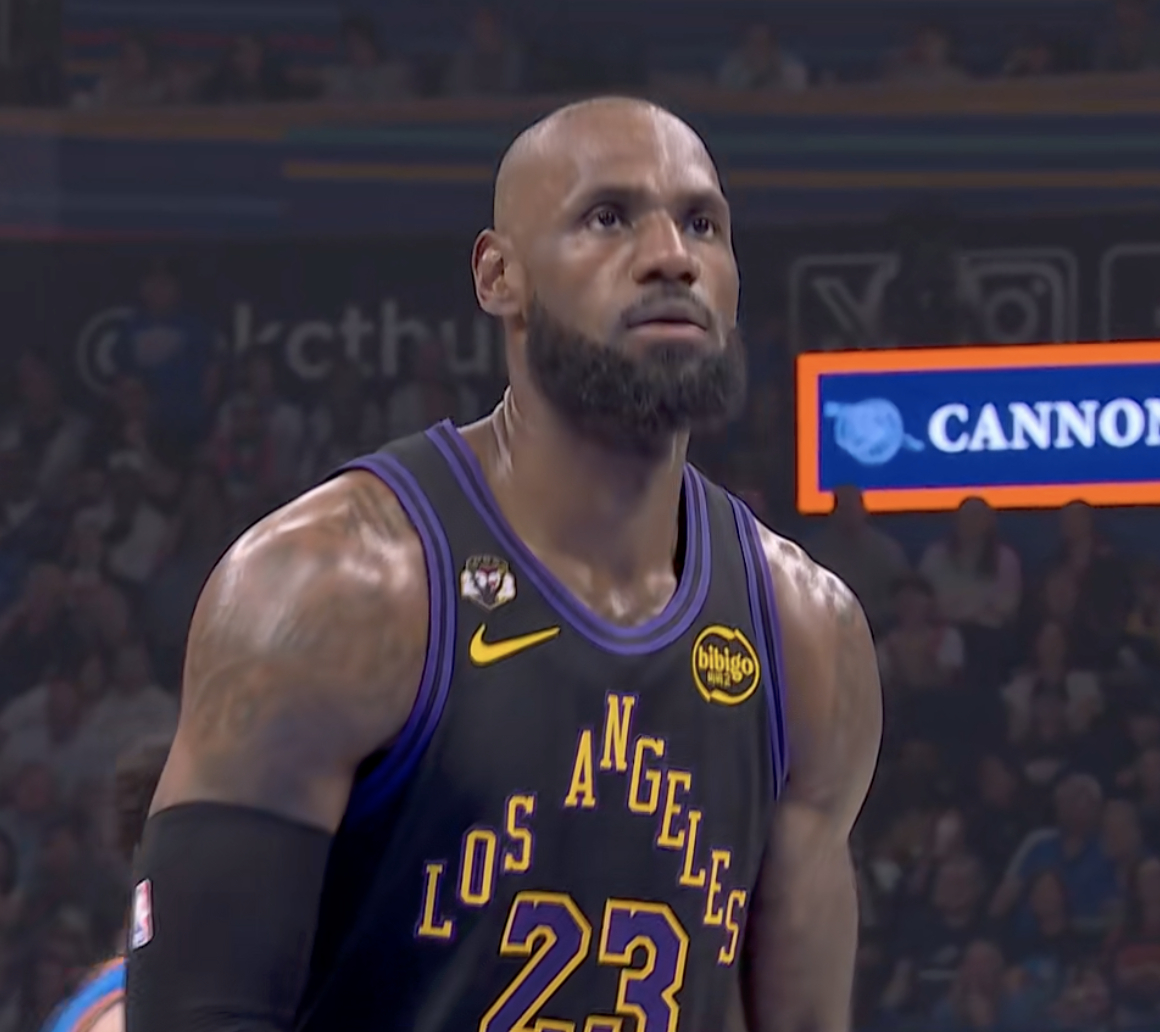 半场的詹姆斯：3投1中 三分球1中0 罚球8中68分3篮板2助攻1抢断1盖帽2失