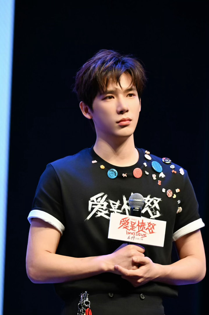 王安宇爱是愤怒 way王安宇刘浩 💙愤怒是外壳，爱意是内核✨当爱意浓烈到无法言