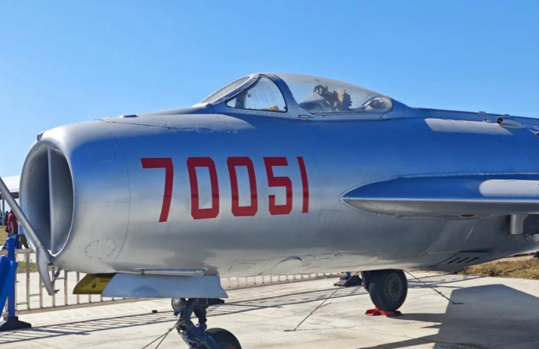 美国军媒发现，我国组成1000架歼6W无人攻击机，可以进行1000次攻击，投掷2