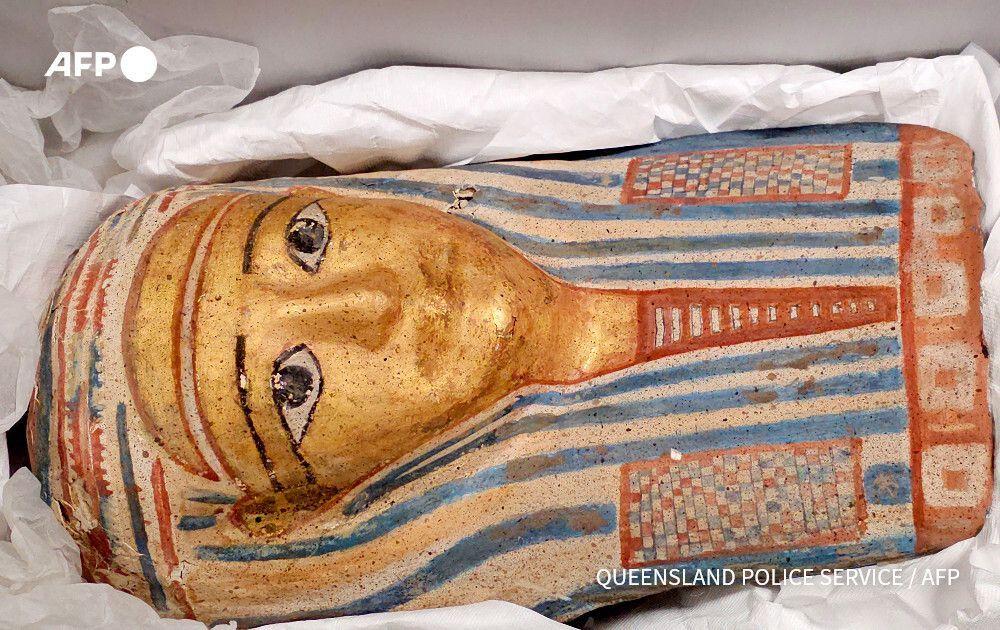 新闻快讯——澳大利亚警方追回一批被盗埃及文物，并指控一名52岁男子在博物馆实施夜