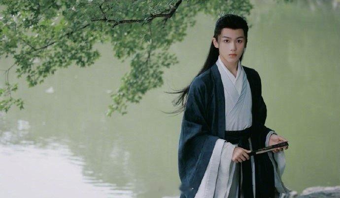 于正官宣一个新人，06年的小演员。对他的期许是：不要独美、不要油、不要性缩力满满
